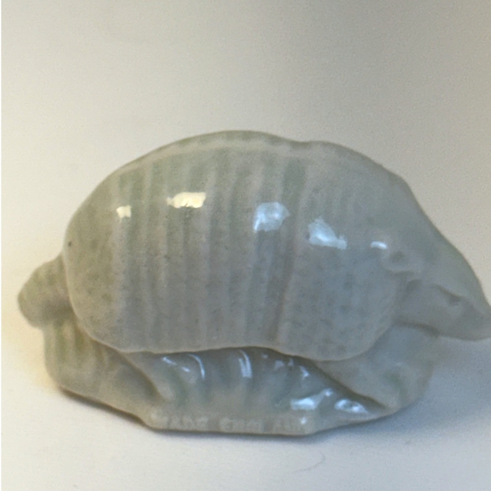 Wade Whimsies Armadillo Pale Green Kansas City Wade Fair Exclusive 2000